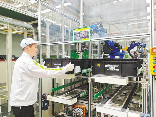 30余年深耕湖北 在漢擴(kuò)容3次 法雷奧車燈帶動33家零部件企業(yè)聚鏈成群